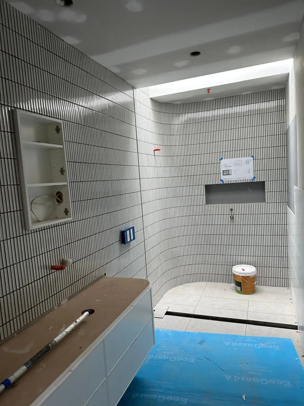 Professional tile cutting and edge finishing quality